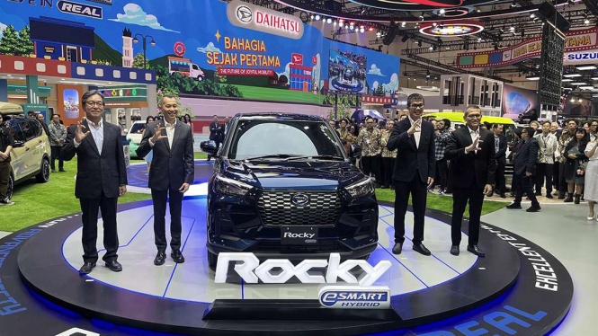 Daihatsu Rocky Hybrid Bakal Dikirim November 2025